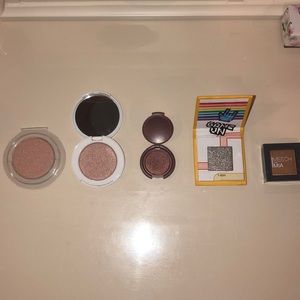 bundle of eye shadows